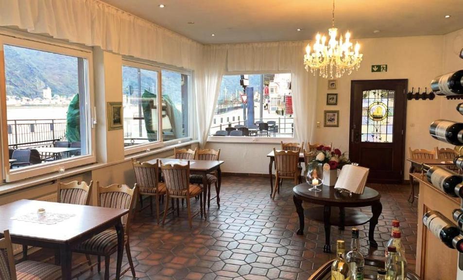 Hotel Zum Goldenen Loewen ザンクト・ゴアー エクステリア 写真