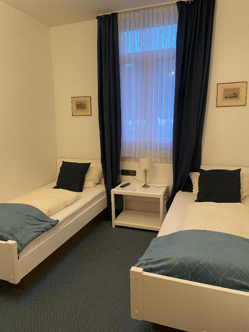Hotel Zum Goldenen Loewen ザンクト・ゴアー 部屋 写真