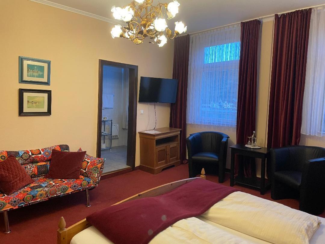 Hotel Zum Goldenen Loewen ザンクト・ゴアー 部屋 写真