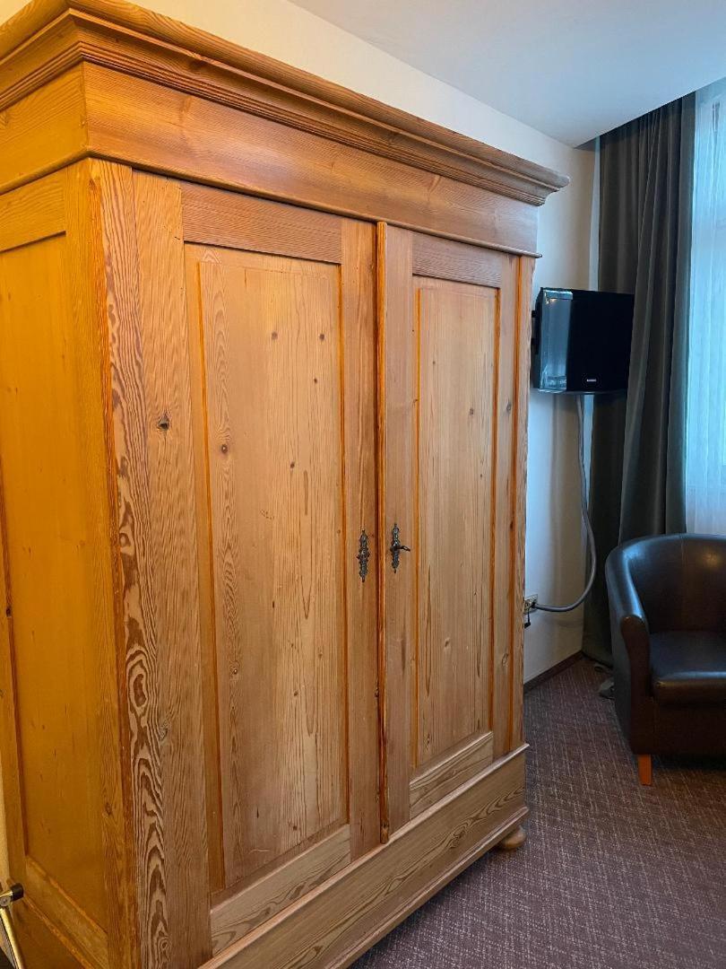 Hotel Zum Goldenen Loewen ザンクト・ゴアー 部屋 写真