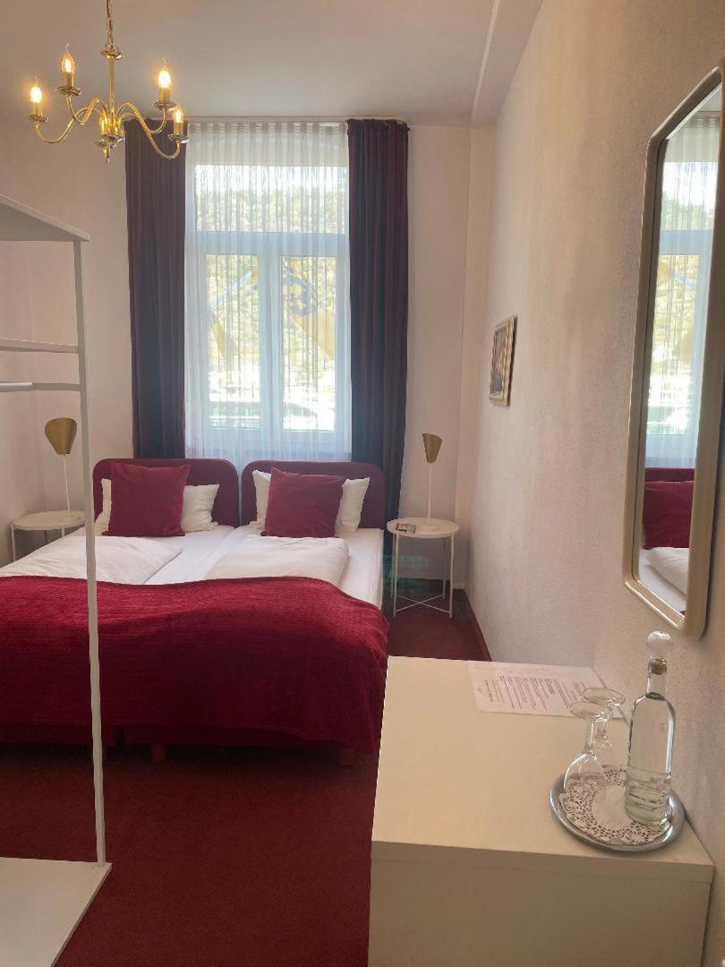 Hotel Zum Goldenen Loewen ザンクト・ゴアー 部屋 写真
