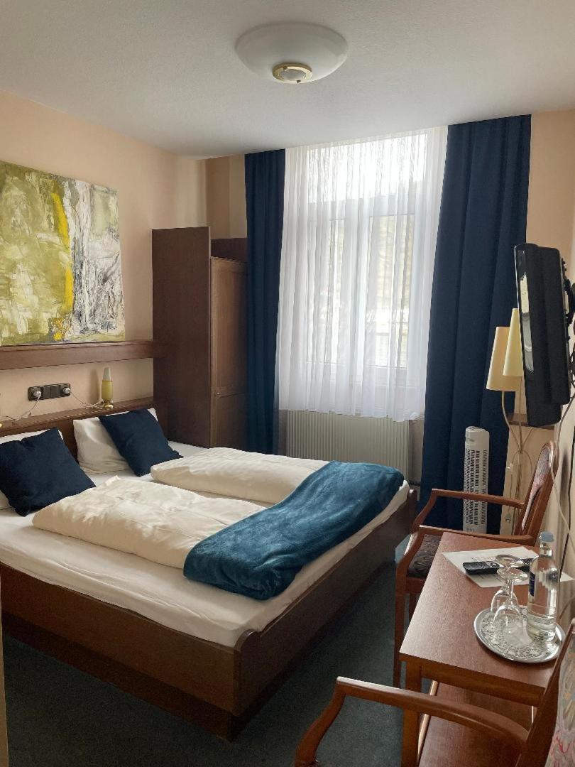 Hotel Zum Goldenen Loewen ザンクト・ゴアー 部屋 写真